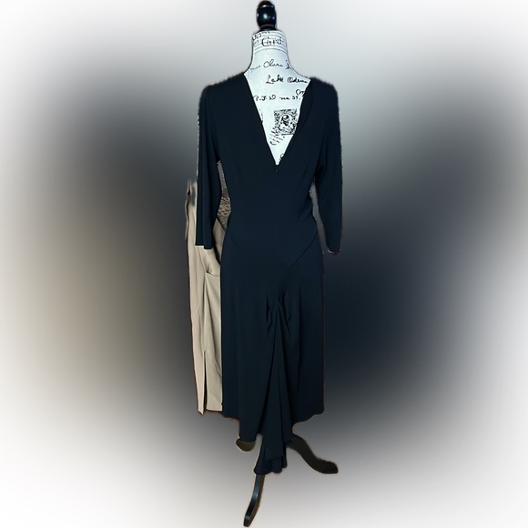 Classic Black Dress by Anna Molinari Sz M, I 48

Argentine tango inspired - Picture 14 of 17